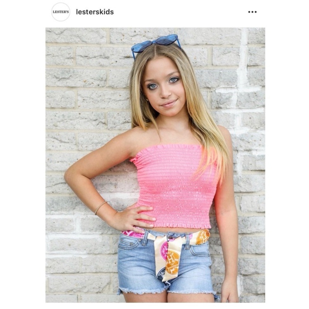 Denim Shorts w/ Twilly Belt - Picture 4 of 4